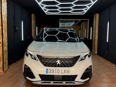Usado Peugeot 5008 GT 181 CV (133 kW) 2020 Blanco SUV