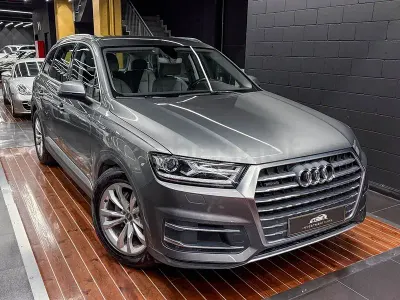 Begagnad Audi Q7 Design 272 HK (200 kW) 2016 Grå SUV