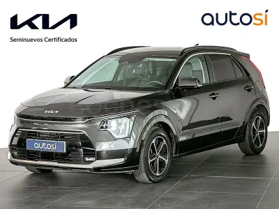 Usado Kia Niro 141 CV (103 kW) 2022 Gris / plata SUV
