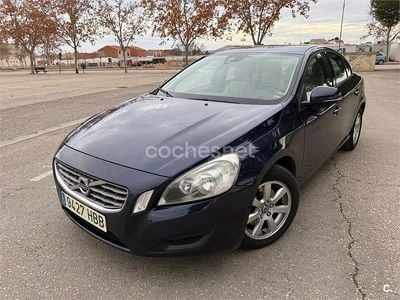 Azul Usado 2010 Volvo S60 Summum Berlina | 7990 €