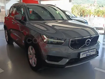 Usado Volvo XC40 Momentum 190 CV (139 kW) 2018 Gris / plata SUV