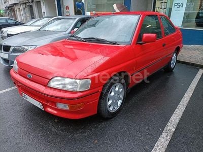 Rojo Usado 1992 Ford Escort Berlina | 9000 €