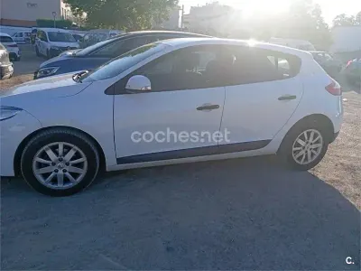 Usado Renault Mégane 90 CV (66 kW) 2011 Blanco Berlina