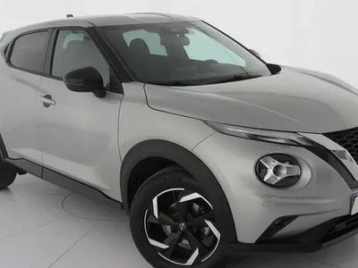 Usado Nissan Juke N-Connecta 114 CV (83 kW) 2024 Plata diamante SUV