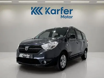 Usado Dacia Lodgy Comfort 95 CV (69 kW) 2022 Gris / plata Monovolumen