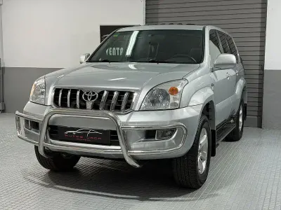 Usado Toyota Land Cruiser 166 CV (122 kW) 2005 Gris / plata SUV