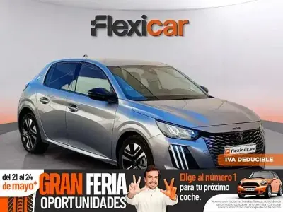 Usado Peugeot 208 Allure 100 CV (73 kW) 2025 Gris Utilitario