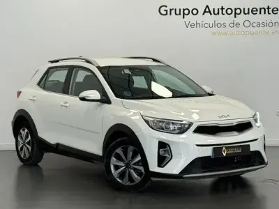 Usado Kia Stonic 120 CV (88 kW) 2023 Blanco SUV