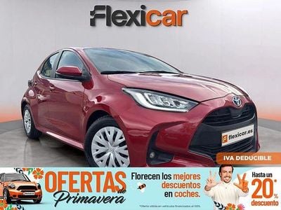 Usado Toyota Yaris Hybrid Active 116 CV (85 kW) 2023 Rojo Berlina