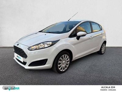 Blanco Usado 2015 Ford Fiesta Trend Utilitario | 6900 € (Precio justo)