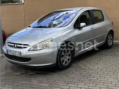 Usado Peugeot 307 90 CV (66 kW) 2003 Gris / plata Berlina