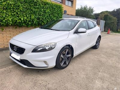 Usado Volvo V40 R-Design Momentum 150 CV (110 kW) 2015 Blanco Berlina