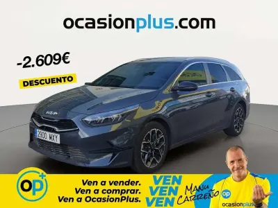 Usado Kia Ceed Style 101 CV (74 kW) 2025 Gris Utilitario