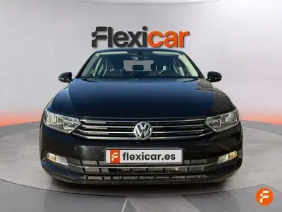 Käytetty VW Passat Advance 120 HP (88 kW) 2017 Musta Sedan