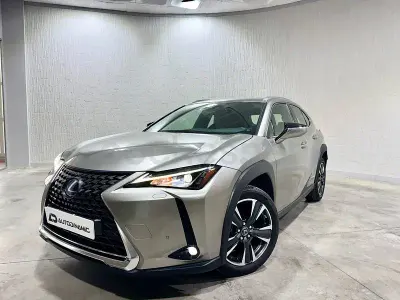 Usado Lexus UX Executive Line 184 CV (135 kW) 2021 Gris / plata SUV