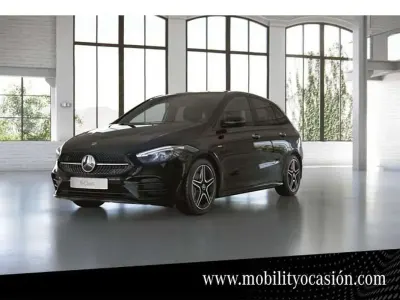Usado Mercedes B200 150 CV (110 kW) 2021 Negro Utilitario