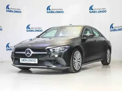 Usado Mercedes CLA200 163 CV (119 kW) 2020 Negro Coupe