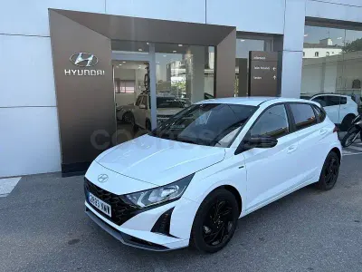 Nuevo Hyundai i20 Blackline 90 CV (66 kW) 2026 Blanco Utilitario