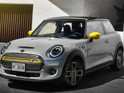 Käytetty Mini Cooper SE 135 kW (184 HP) 2021 Musta Viistoperä