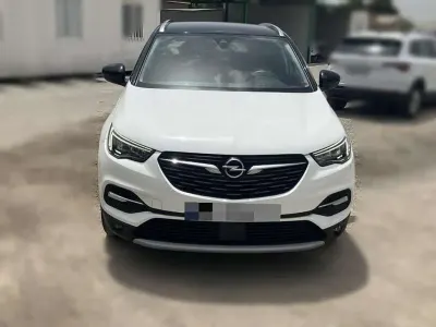 Usado Opel Grandland X Ultimate 131 CV (96 kW) 2021 Blanco SUV