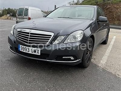 Usado Mercedes E500 Elegance 388 CV (285 kW) 2009 Gris / plata Berlina