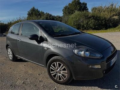 Usado Fiat Punto Pop 69 CV (50 kW) 2014 Gris / plata Berlina