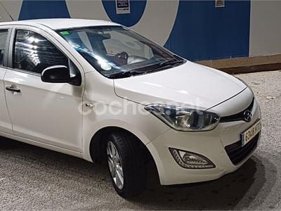 Beige Usado 2013 Hyundai i20 Berlina | 4500 € (Precio justo)