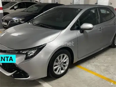 Usado Toyota Corolla Active 140 CV (102 kW) 2023 Gris / plata Berlina