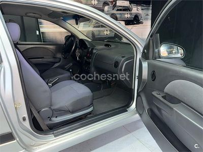 Gris / plata Usado 2005 Chevrolet Kalos SE Berlina | 2200 € (Precio justo)