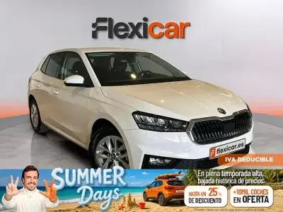 Usado Skoda Fabia Selection 95 CV (69 kW) 2025 Blanco Utilitario