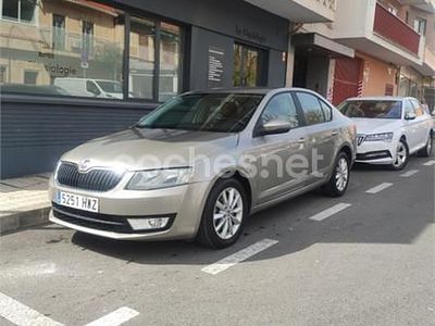 Usado Skoda Octavia Active 105 CV (77 kW) 2014 Beige Utilitario