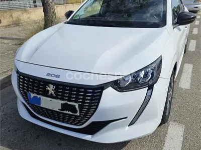 Usado Peugeot 208 Style 75 CV (55 kW) 2022 Blanco Utilitario