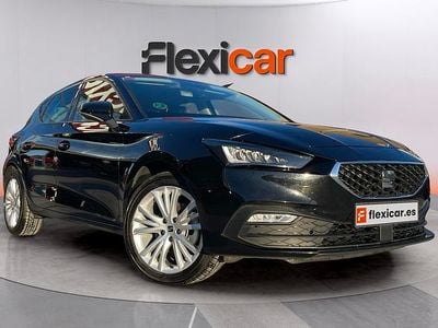 Usado Seat Leon Reference 110 CV (80 kW) 2021 Negro Berlina