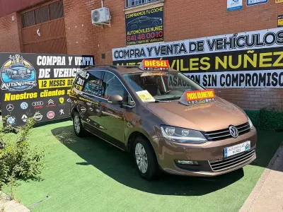 Usado VW Sharan Advance 140 CV (102 kW) 2012 Marrón Monovolumen