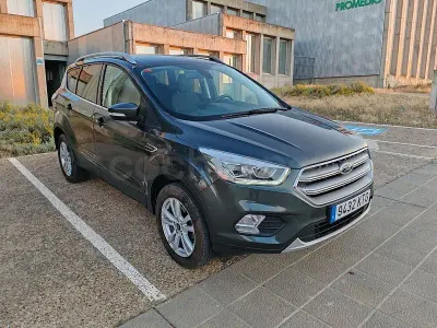 Usado Ford Kuga Titanium 150 CV (110 kW) 2019 Verde SUV