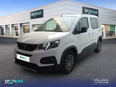 Usado Peugeot Rifter Allure 100 CV (73 kW) 2023 Blanco Monovolumen