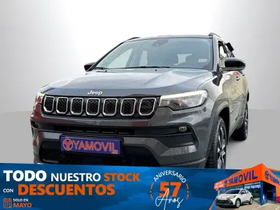 Usado Jeep Compass Limited 150 CV (110 kW) 2021 Gris / plata SUV
