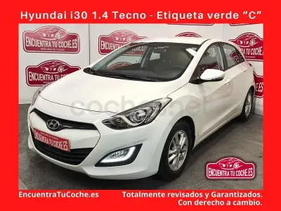 Usado Hyundai i30 100 CV (73 kW) 2013 Blanco Berlina