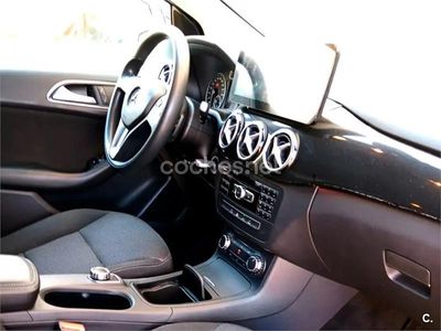 Mercedes B200