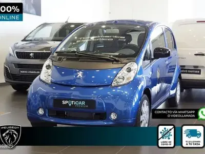 Usado Peugeot iON 49 kW (67 CV) 2020 Azul Utilitario