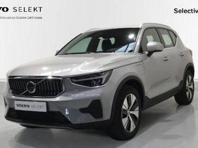 Plateado Usado 2023 Volvo XC40 Core SUV | 37.900 € (Precio justo)