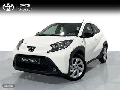 Usado Toyota Aygo X Play 72 CV (52 kW) 2024 Blanco SUV