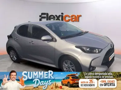 Usado Mazda 2 Comfort 116 CV (85 kW) 2022 Gris Utilitario