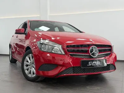 Usado Mercedes A180 Style 122 CV (89 kW) 2015 Rojo Utilitario
