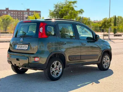 Usado Fiat Panda 4x4 Climbing 85 CV (62 kW) 2012 Verde Utilitario