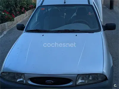 Usado Ford Courier 60 CV (44 kW) 1998 Gris / plata Monovolumen