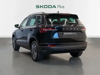 Usado Skoda Karoq Selection 150 CV (110 kW) 2025 Negro SUV