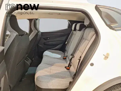 Usado Renault Mégane IV Evolution 95 kW (130 CV) 2023 Blanco Berlina