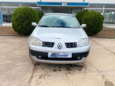 Gris / plata Usado 2005 Renault Mégane II Authentique Berlina | 2500 € (Precio justo)