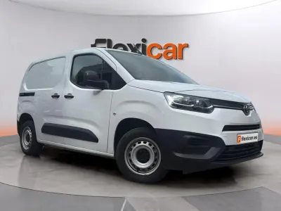 Usado Toyota Proace City City 102 CV (75 kW) 2023 Blanco Monovolumen